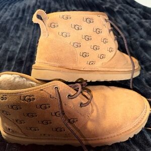 UGG Men’s Chukka/Neumel